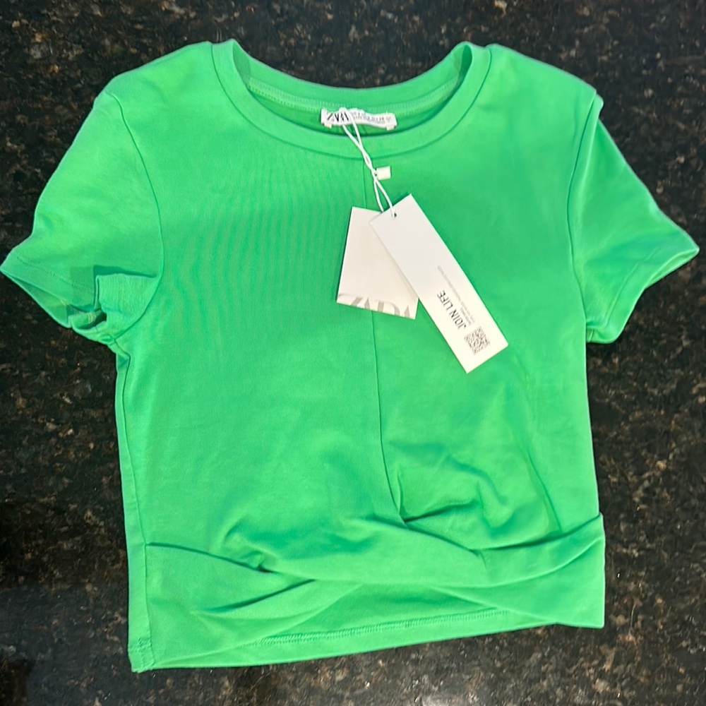 Brand New Zara Green cropped twist top
